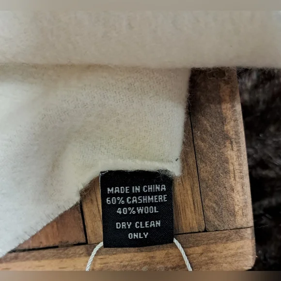 Cashmere/Wool Scarf NWT - Picture 3 of 3